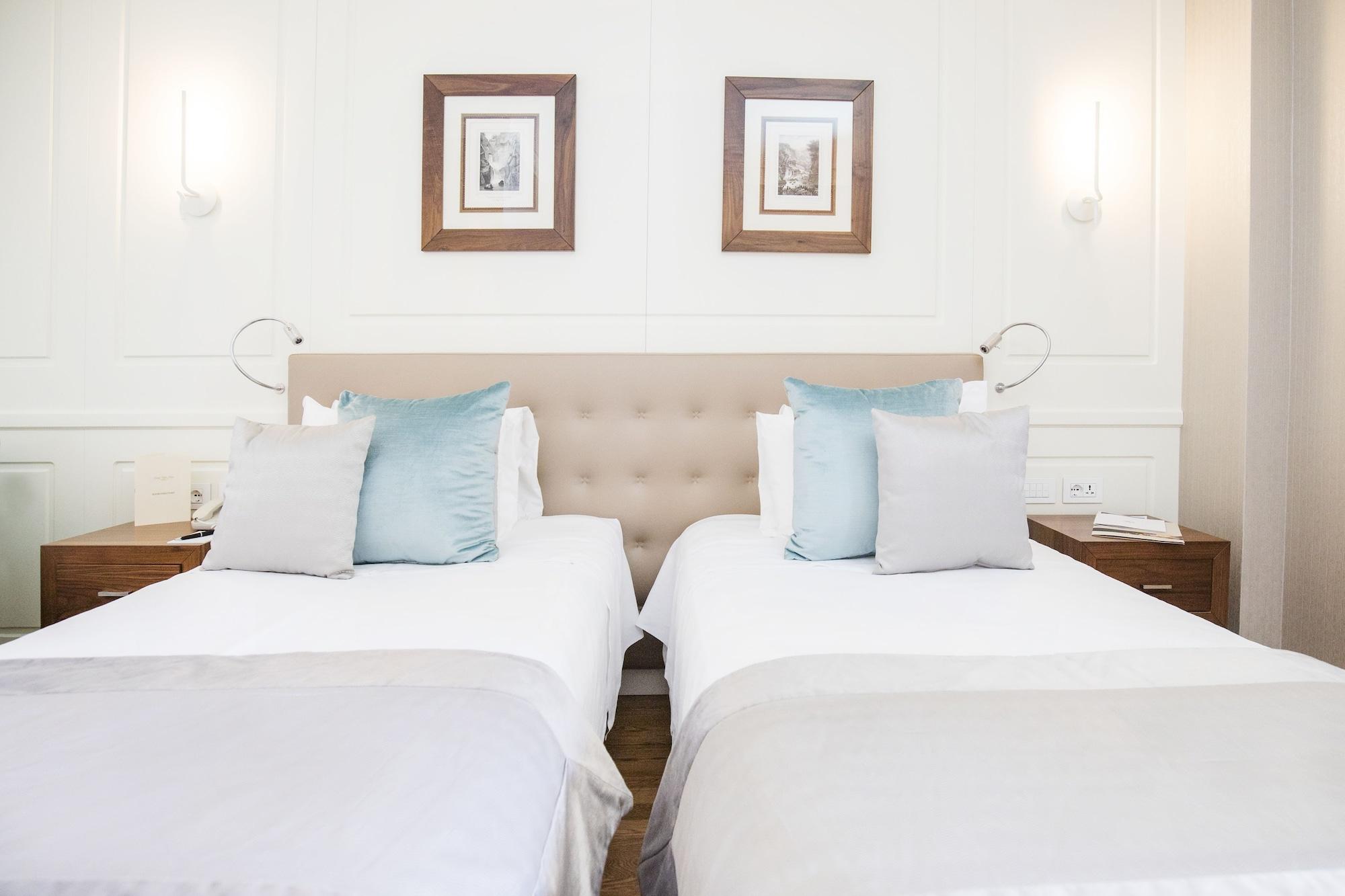 Grand Hotel Terme Sirmione Esterno foto A room at the hotel