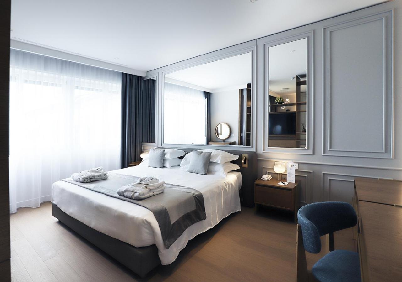 Grand Hotel Terme Sirmione Esterno foto Deluxe Room