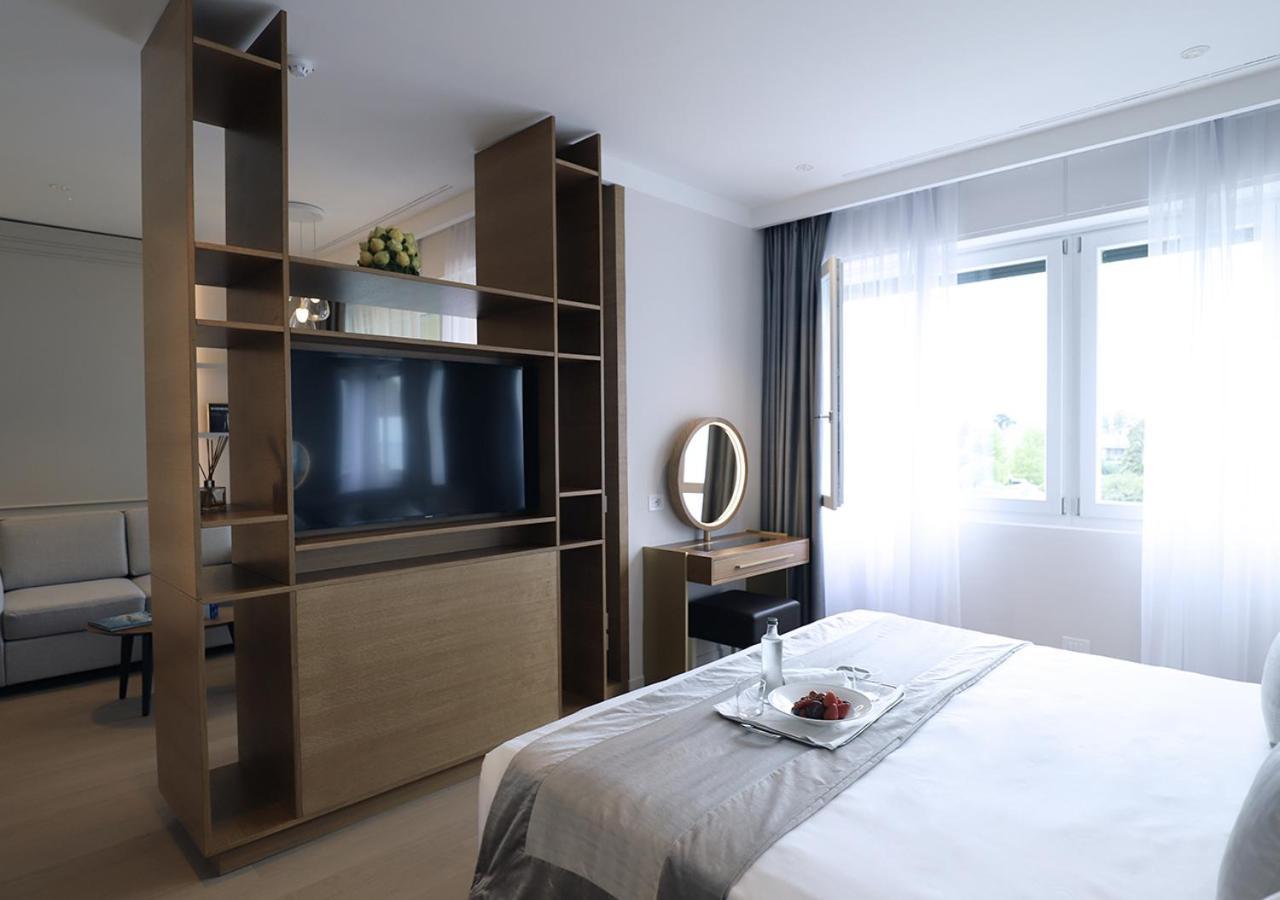 Grand Hotel Terme Sirmione Esterno foto A room at the hotel