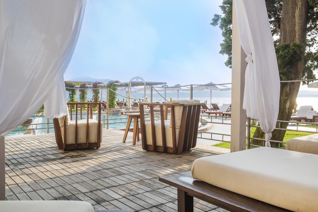 Grand Hotel Terme Sirmione Esterno foto The pool at the hotel