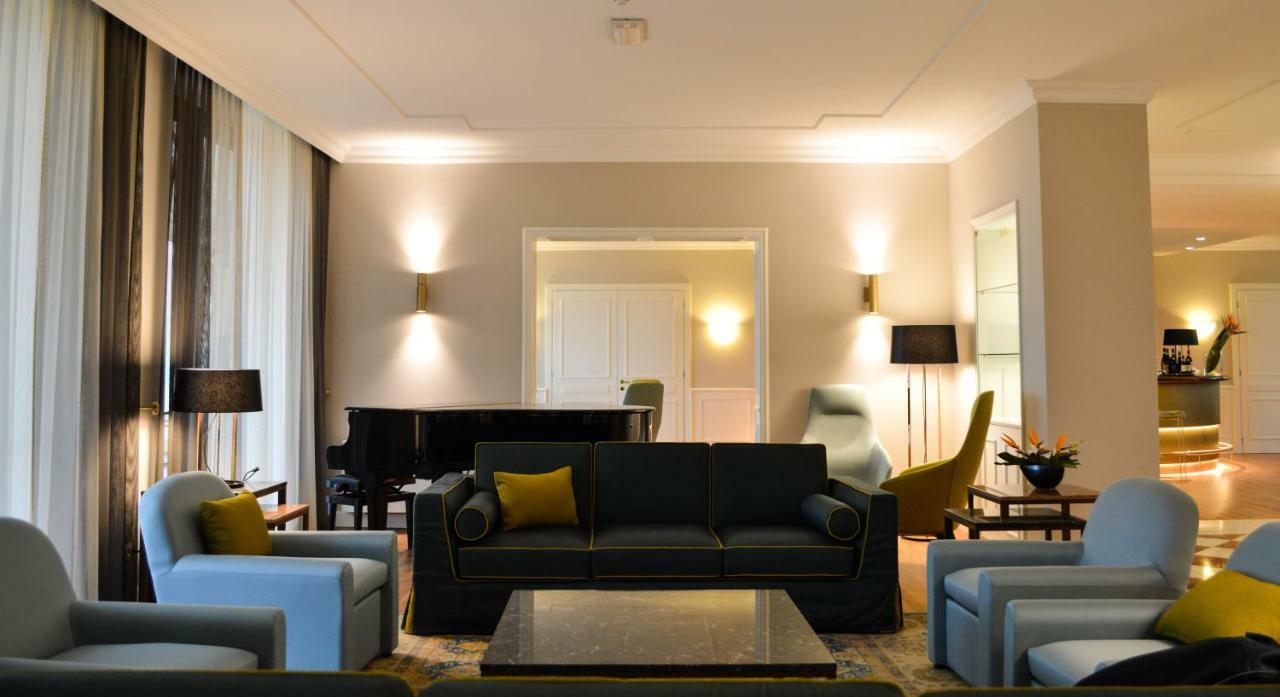 Grand Hotel Terme Sirmione Esterno foto The interior of the hotel
